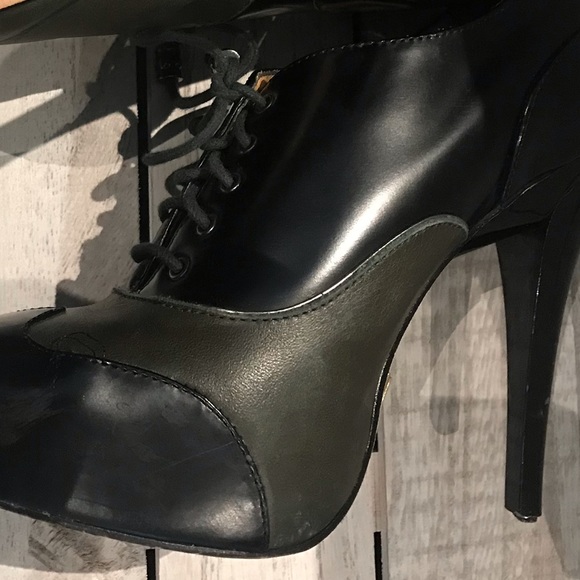 L.A.M.B olive green & black Lace up Stiletto Heels - Picture 5 of 7